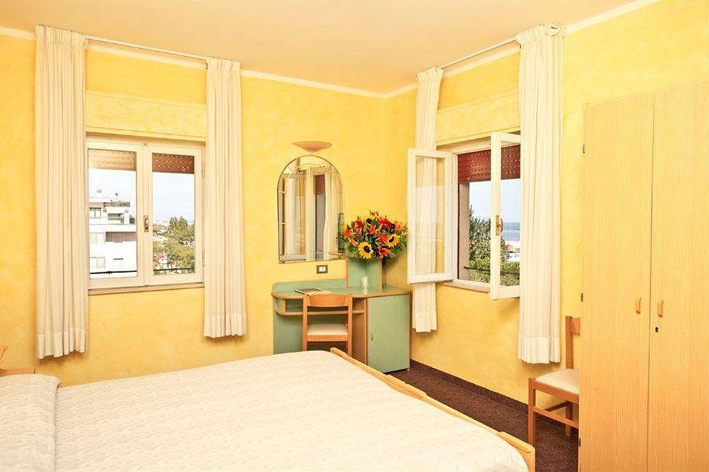 Hotel Atlantica Cesenatico Esterno foto
