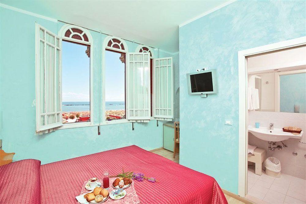 Hotel Atlantica Cesenatico Esterno foto
